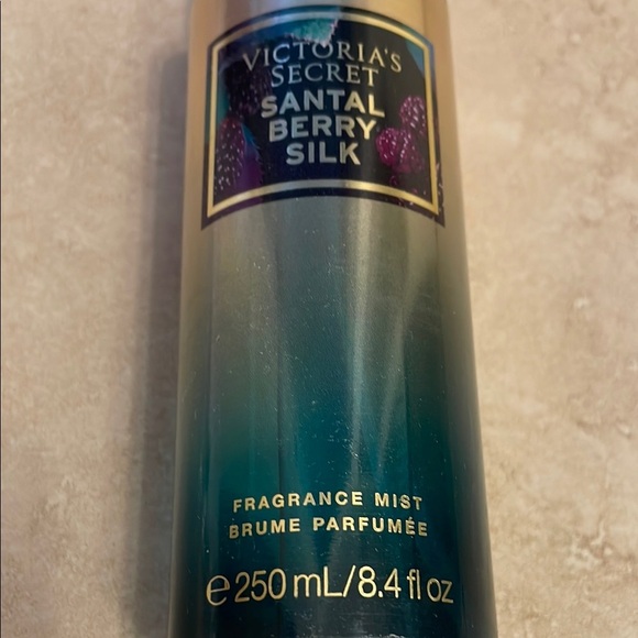 Victoria's Secret Santal Berry Silk Fragrance Mist Limited Edition - Picture 4 of 4